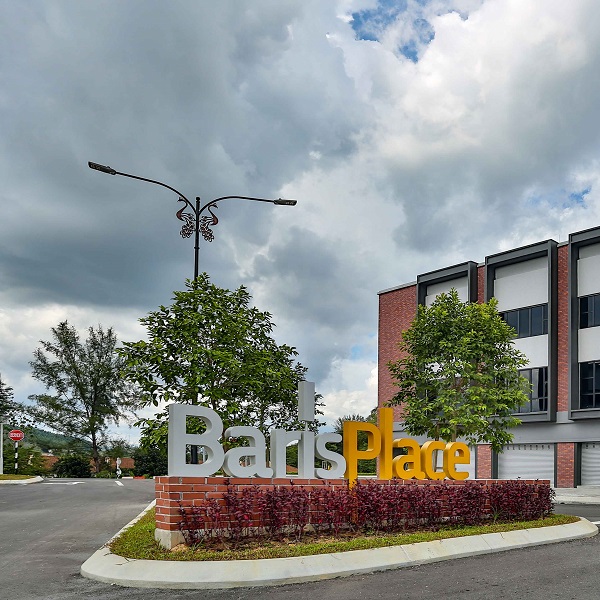 BARISPLACE, COMMERCIAL ZONE - 32 investment-grade lifestyle shop offices fronting Jalan Broga serve the community.
