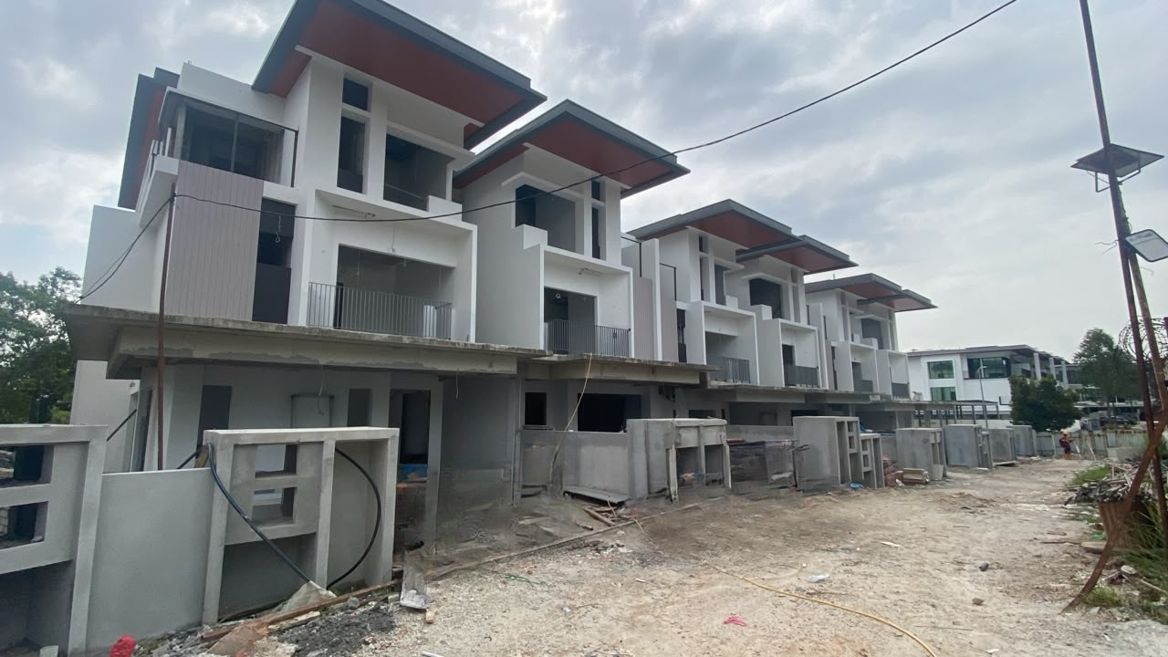 Duta Villa 3 ​Site Progress as at 30 Jun 2026 - The roofing, electrical wiring, plumbing (without fittings) and internal telecommunication trunking and cabling to the said Building in progress.