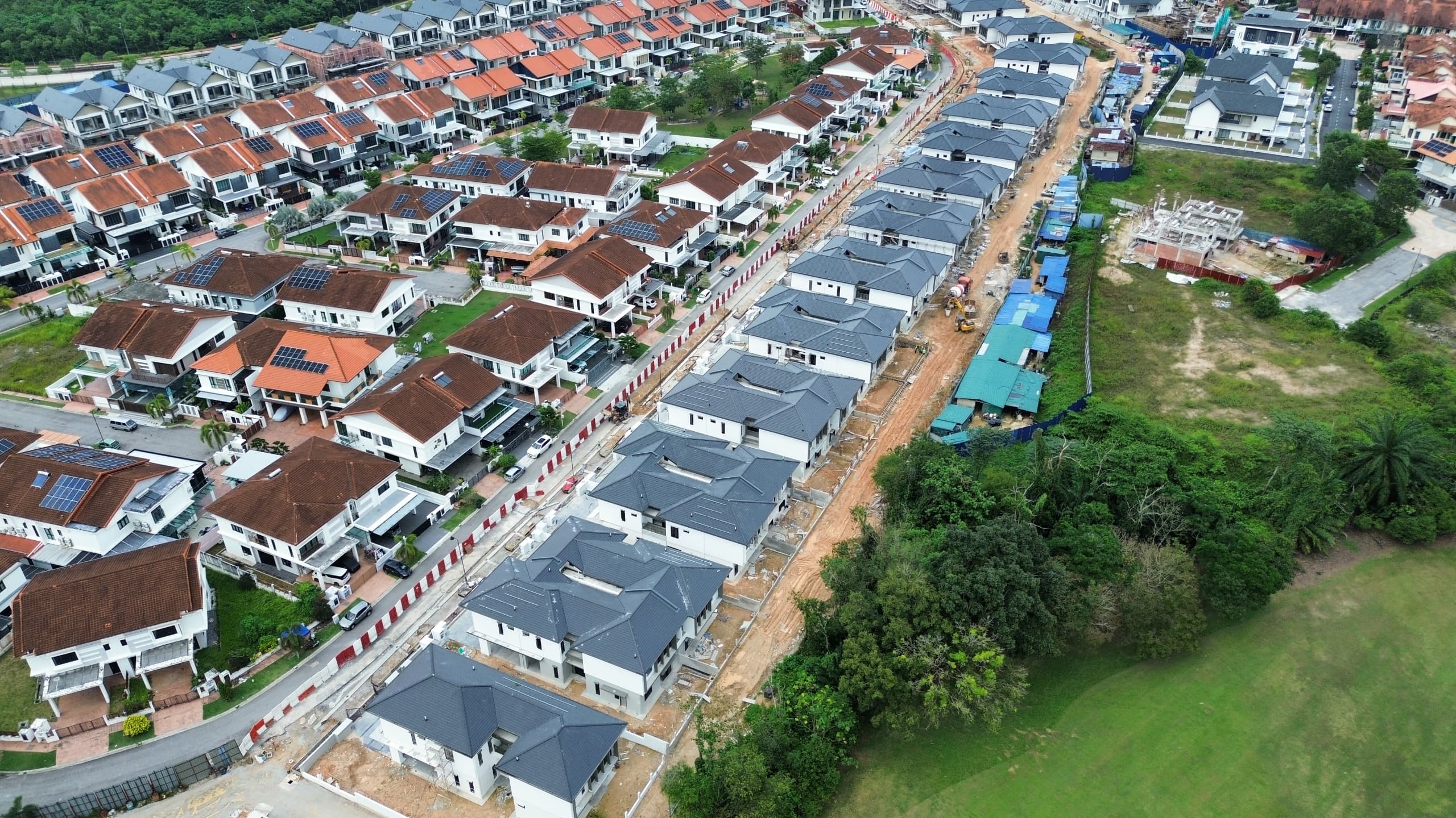 Site photo Bandar Kinrara Anggun Villa Phase 7A7C as at 21/01/2025 - 72.5% site progress - The drains serving the said building.