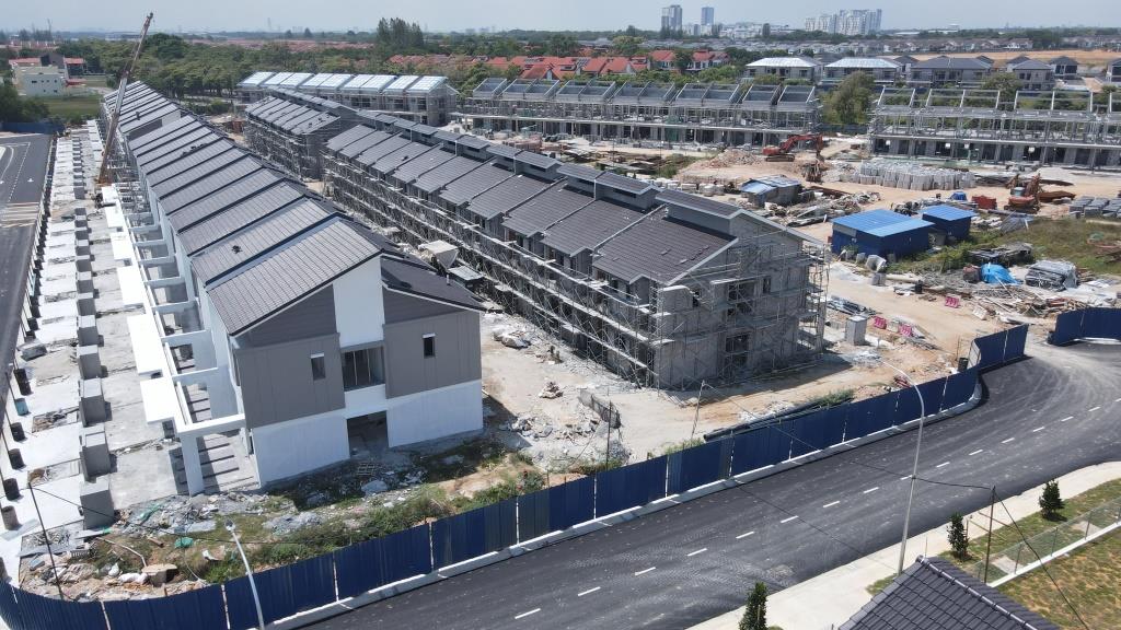 Laelia IV as at 1/9/2025 - The construction of the structural framework for the building is currently in progress.