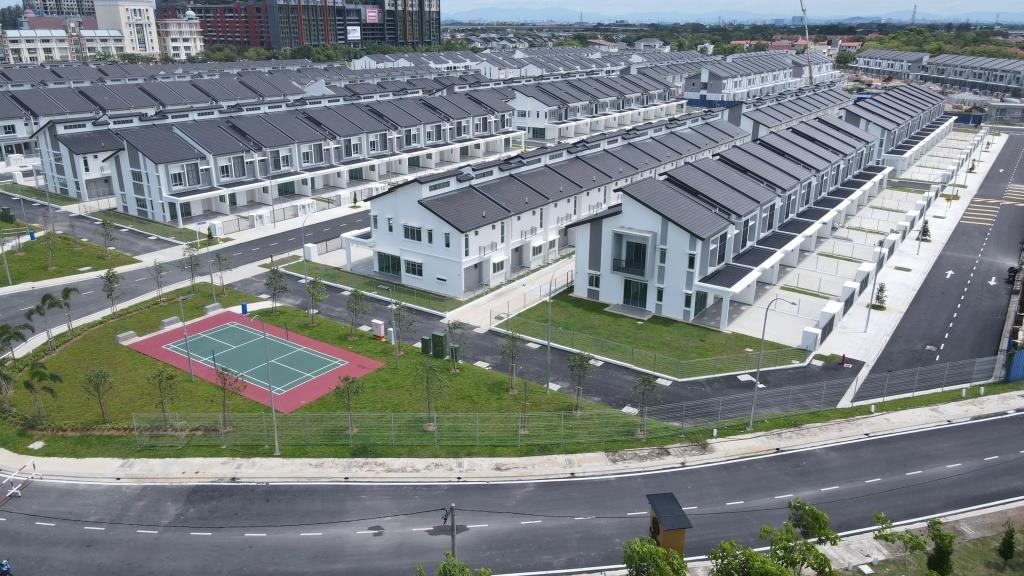 Laelia III as at 1/11/2025 - The roads serving the said building is currently in progress.