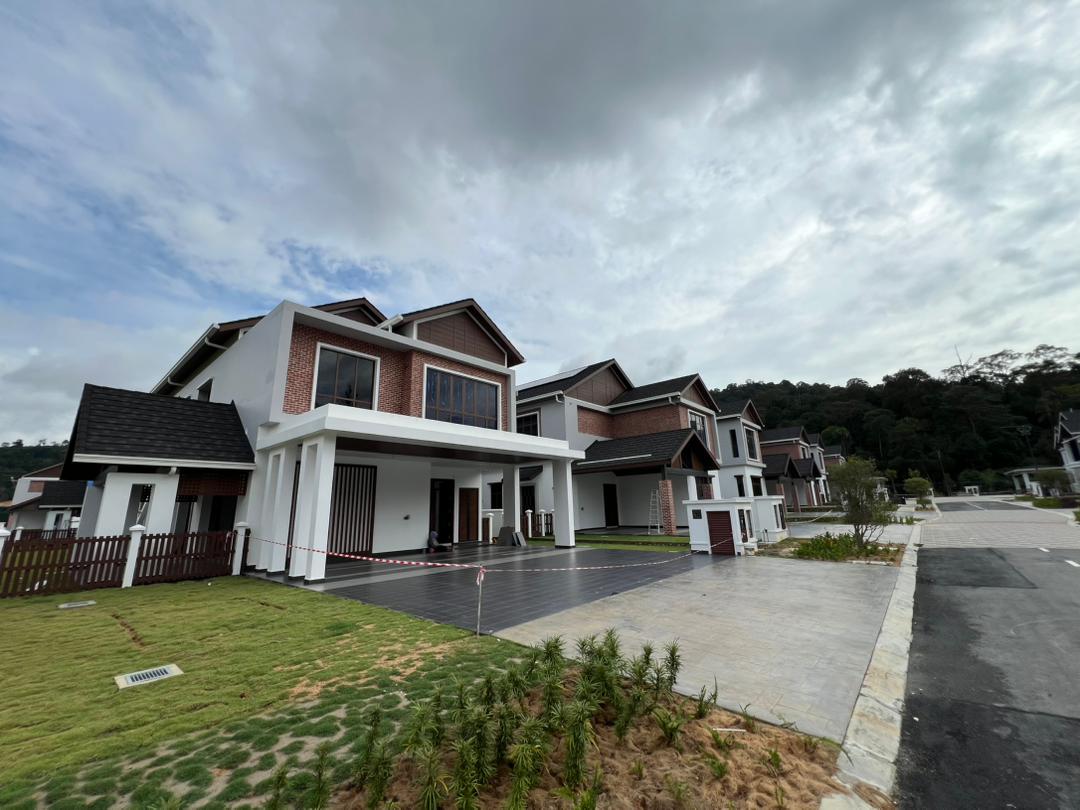 Rumma as at 30/11/2025 - The roads serving the said building completed and Delivery of Vacant Possession (VP) is currently in progress.