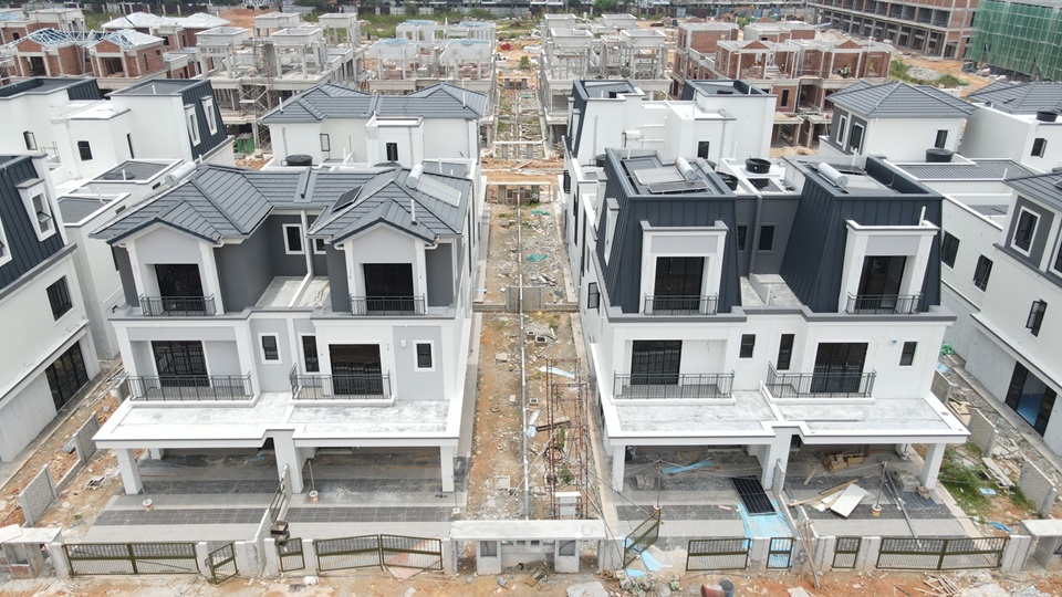 Lumiere ​Site Progress as at 31 March 2026 - The roofing, electrical wiring, plumbing (without fittings) and internal telecommunication trunking and cabling to the said Building in progress.