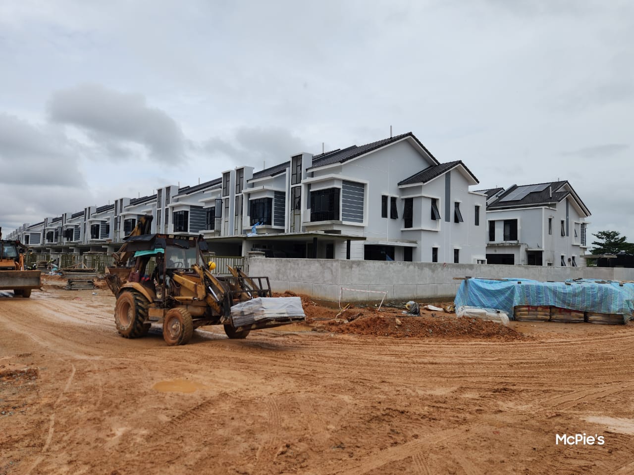 01/12/2025
The internal and external finishes of the said parcel including the wall finishes