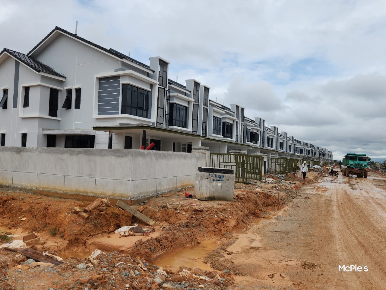 01/12/2025
The internal and external finishes of the said parcel including the wall finishes