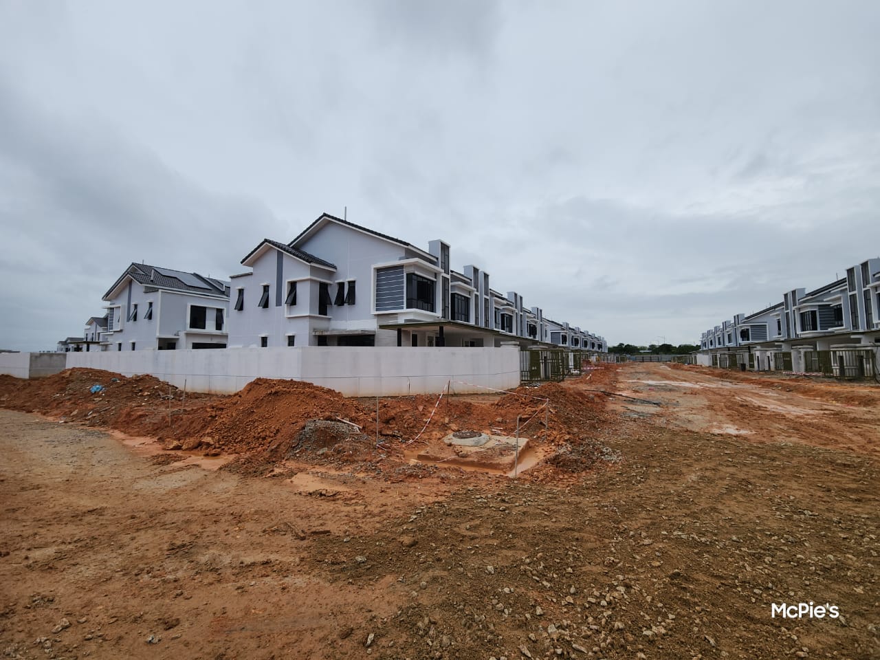 01/12/2025
The internal and external finishes of the said parcel including the wall finishes