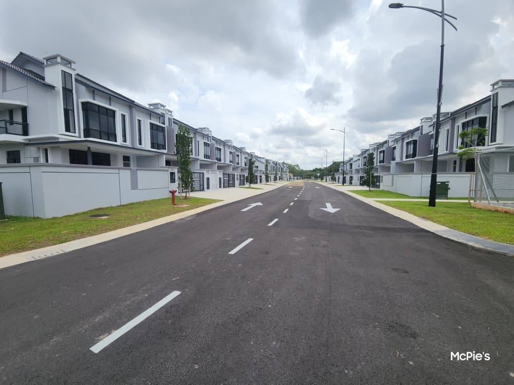 01/12/2025
The roads serving the said parcel