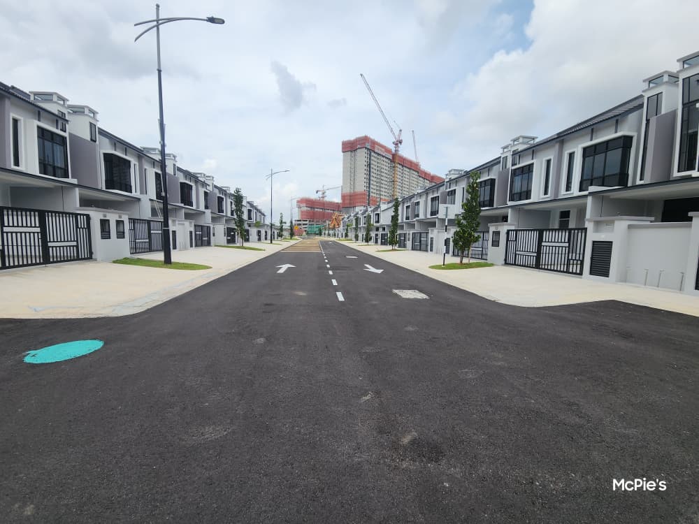 01/12/2025
The roads serving the said parcel