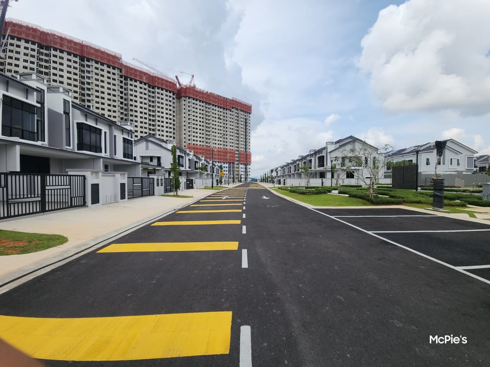 01/12/2025
The roads serving the said parcel