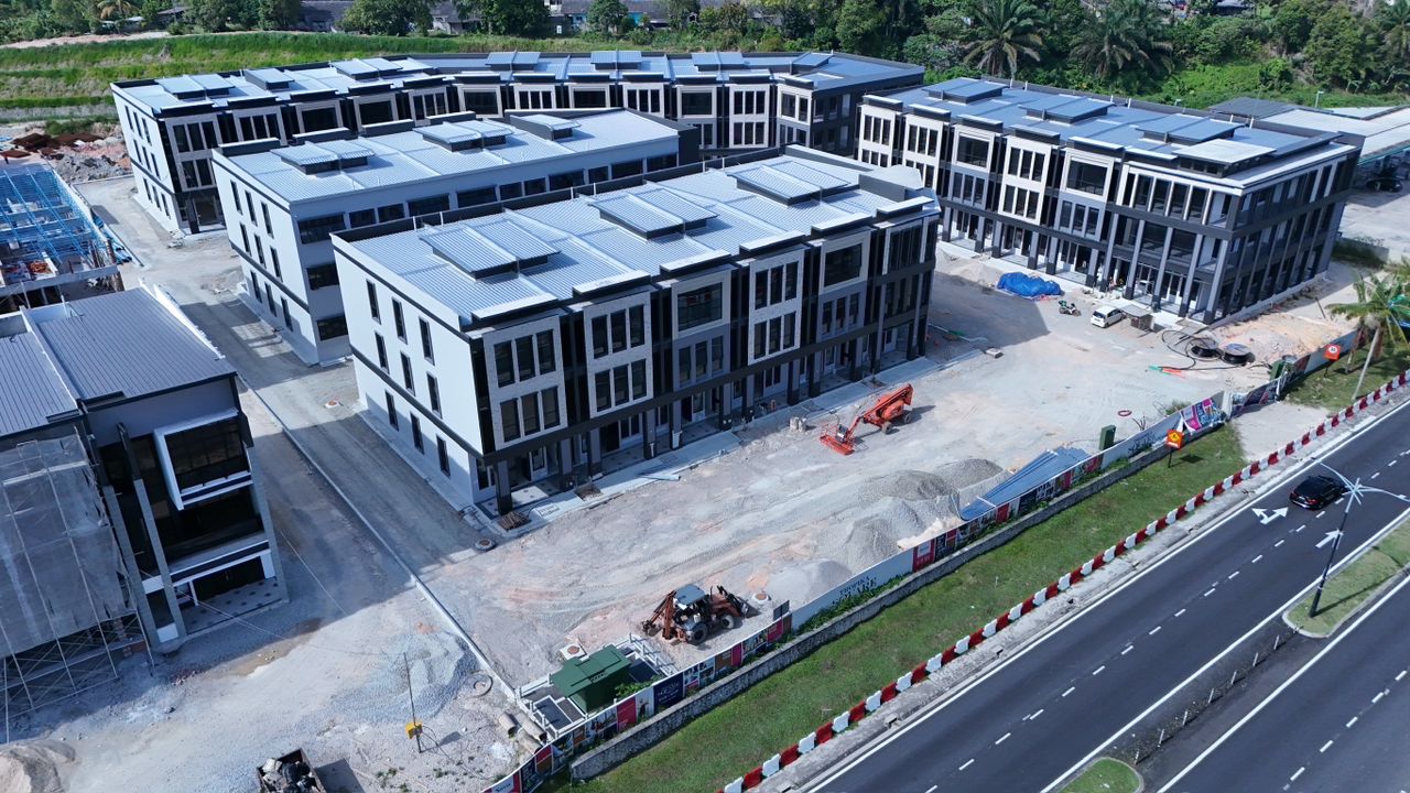 01/04/2026

-Structural work is completed.

-Architectural works are completed.

-Defect rectification is in progress.

-Authority inspections are in progress.