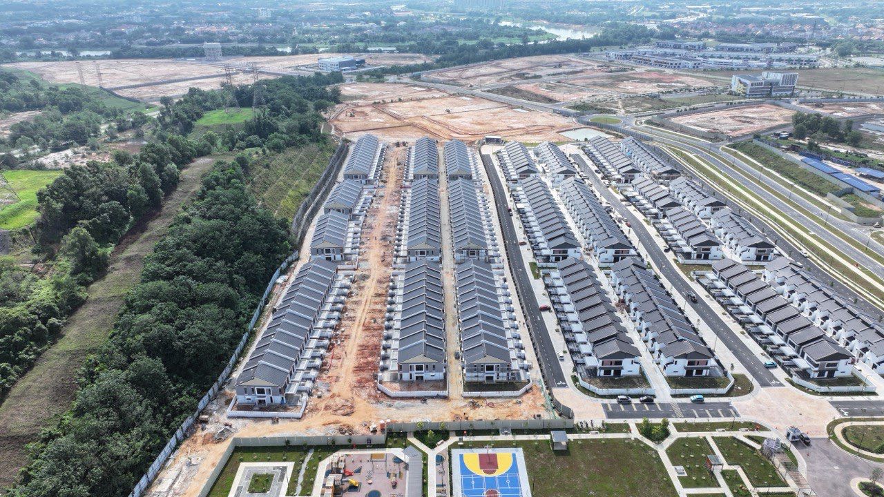 Phase A10-03 Ferrous 2 - Aerial view. (3 rows from the left side). Architectural and infrastructure works in progress  - 1 Aug 2025


