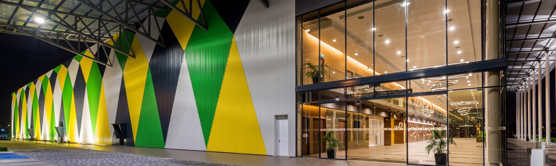 VIP PARKING AT BALLROOM (WEST ENTRANCE) 