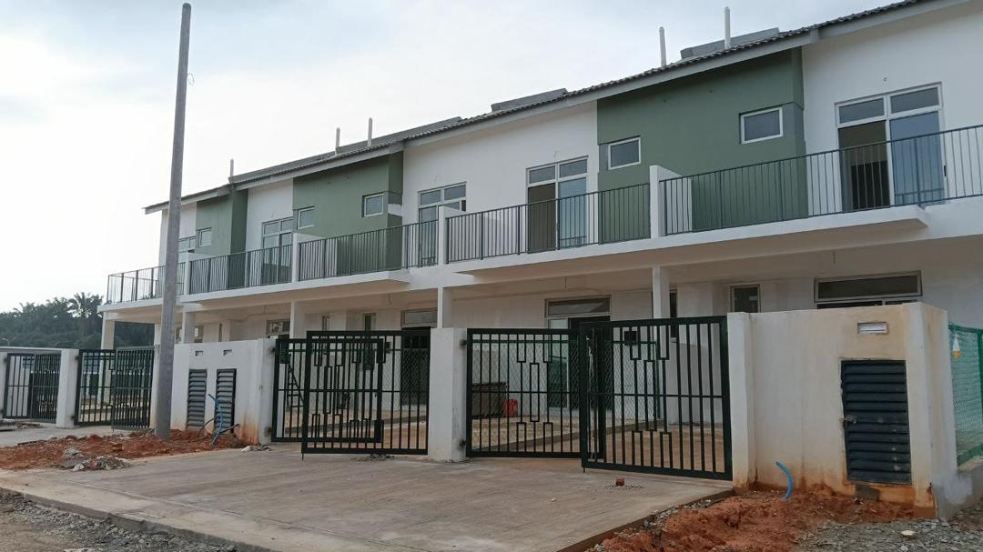 External plastering work in progress as of 18/03/2026.