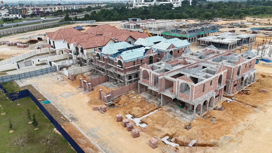Structure 90%. Brickwork in progress as at 13.08.2026